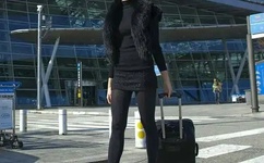 男人吃奶摸下挵进去是什么感觉